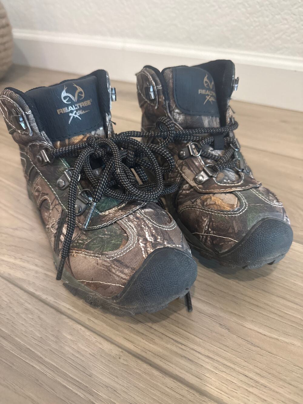 RealTree Camo Hiking Boots Boys Sz 3 Mid Rise Outdoor Hunting Trail Shoes